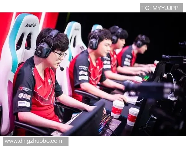 JDG战队意识引发热议球迷对其战术决策展开激烈讨论